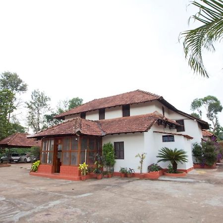 Sardar Bahadur'S Heritage Bungalow Estate Stay Napoklu Dış mekan fotoğraf