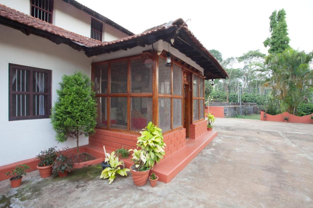 Sardar Bahadur'S Heritage Bungalow Estate Stay Napoklu Dış mekan fotoğraf