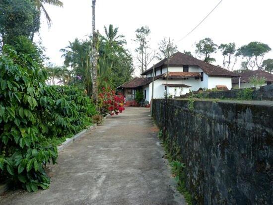 Sardar Bahadur'S Heritage Bungalow Estate Stay Napoklu Dış mekan fotoğraf